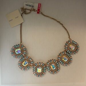 Olivia Welles statement necklace